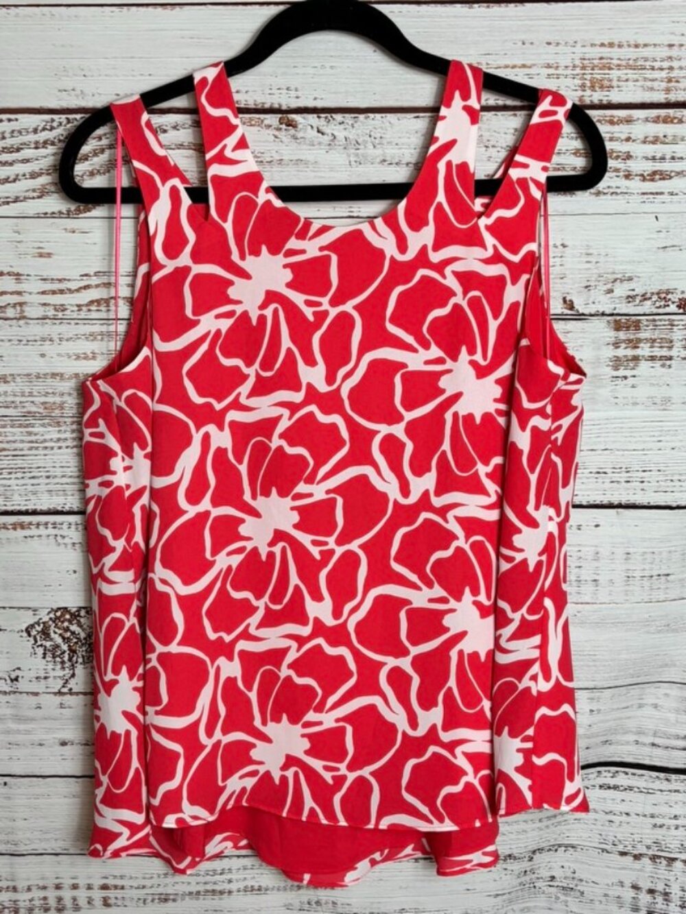 NWT Kaari Blue Everyday Essentials Daisy print Summer top size L